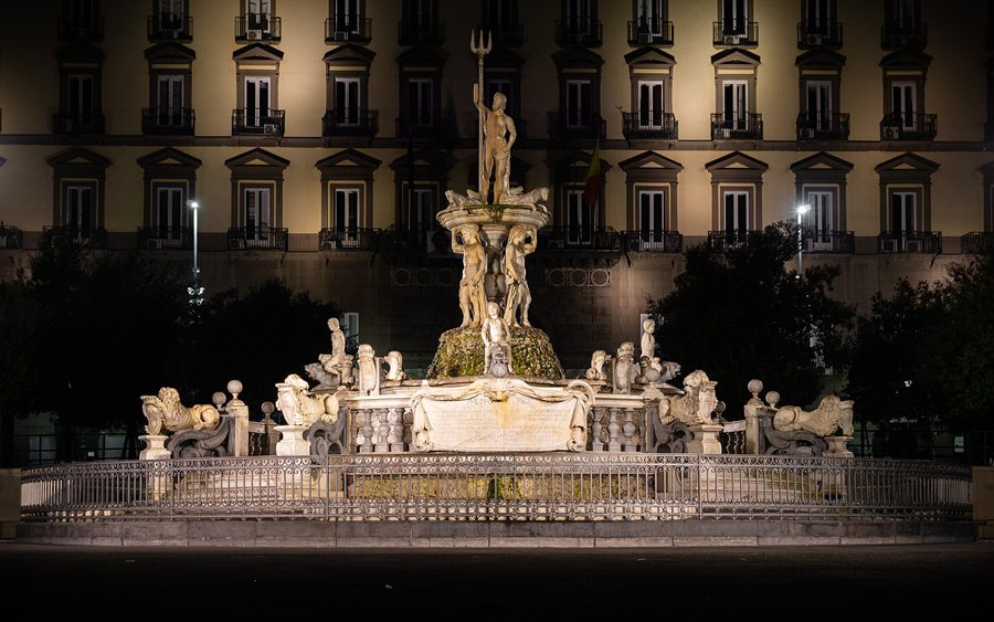 Fountain_of_Neptune,_Naples