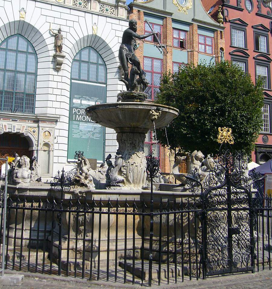 Gdańsk_-_Neptune's_Fountain