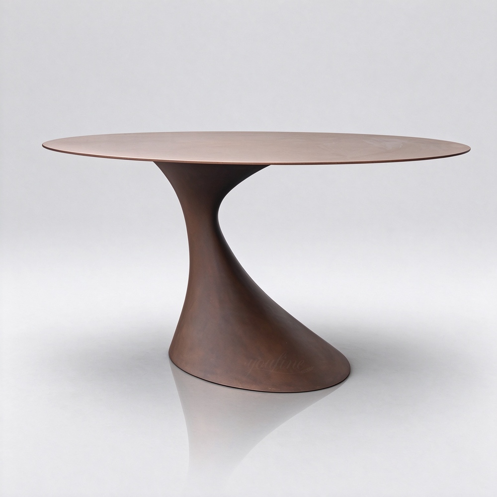Mesa de centro de bronce con forma de nube
