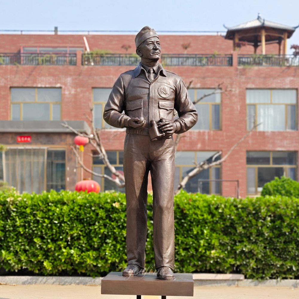 Bronzestatue von General Chennault in unserer Fabrik