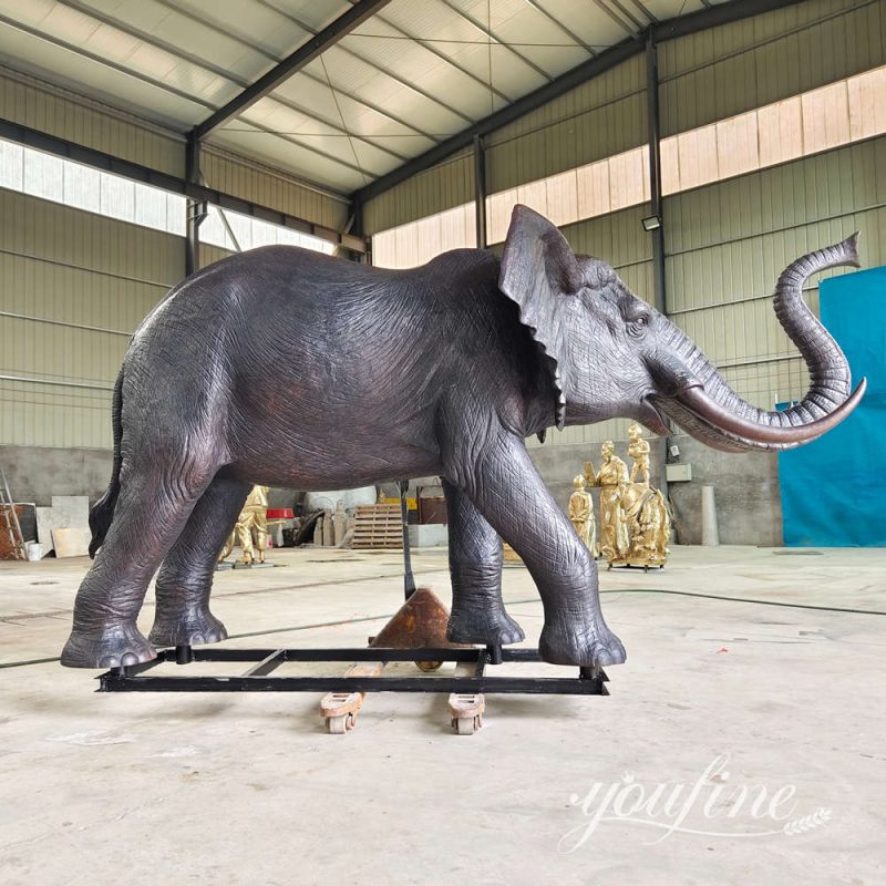 voltooide sculptuur van een Afrikaanse olifant bij YouFine Fabriek