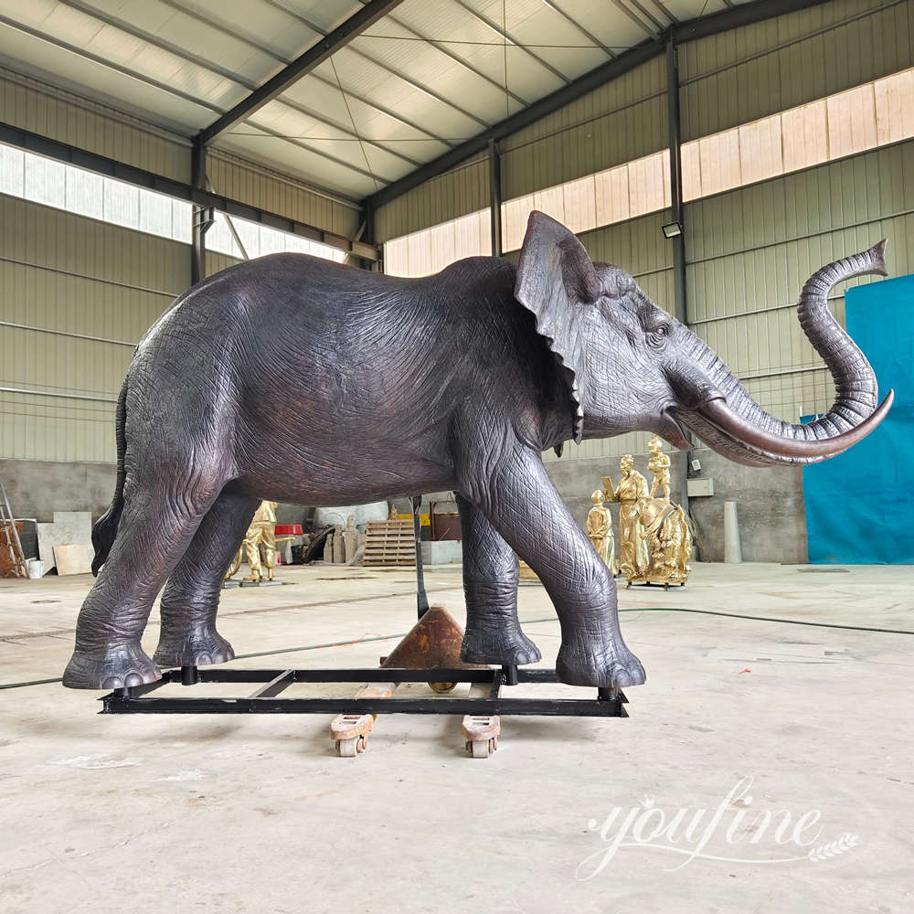 voltooide sculptuur van een Afrikaanse olifant bij YouFine Fabriek