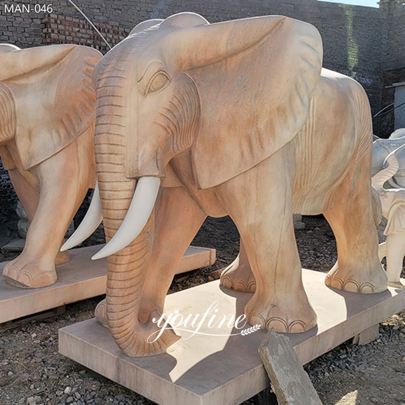 Detalles de la estatua del elefante de mármol rosa
